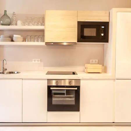 8 - La Guarida De - Bajo B - Enjoy * טריפה